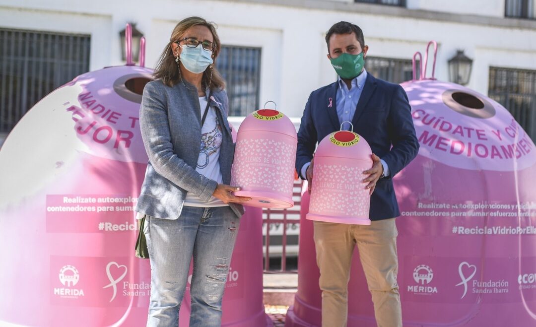 Ecovidrio instala dos iglús de color rosa para reciclaje dentro de la campaña “Recicla vidrio por ellas”