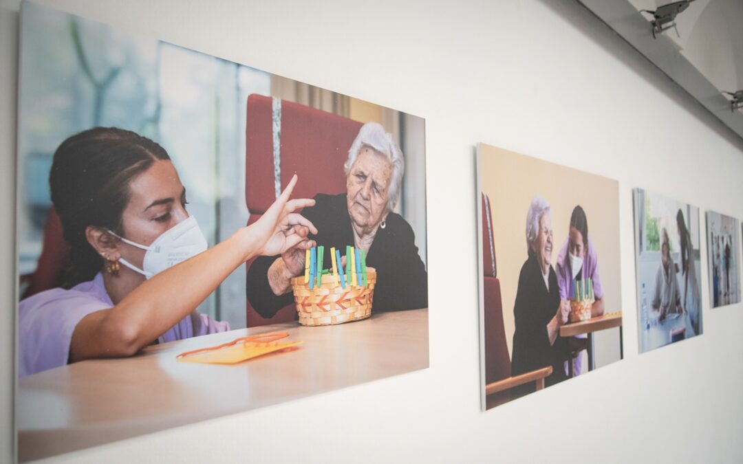 La sede del Consorcio acoge la exposición “Re-cordis” dedicada a las Asociaciones de Familiares de Enfermos de Alzheimer