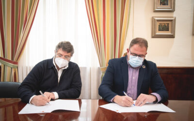 Rodríguez Osuna firma con el Festival de Mérida un convenio de colaboración que unirá al certamen con el Grupo de Ciudades Patrimonio de la Humanidad de España