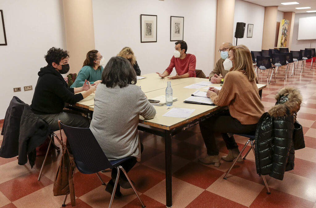 El Foro de Ampas de Mérida ha mantenido un encuentro para diseñar las líneas de actuación que van a llevar a cabo a lo largo de este semestre.