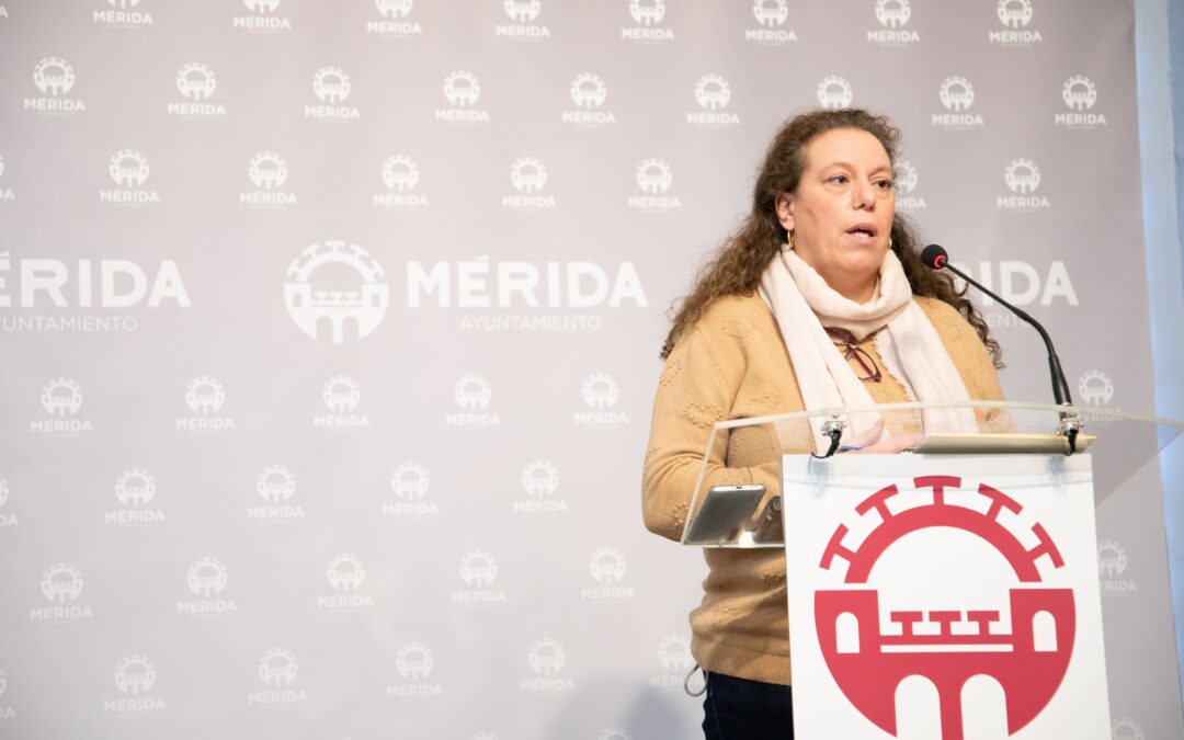 La portavoz municipal, Carmen Yáñez, manifiesta que “no se va a permitir que nadie extorsione al ayuntamiento y que un grupo político lo ampare»