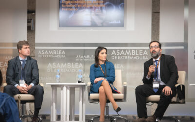 El Ayuntamiento de Mérida, junto con Orange, impulsa el debate sobre el futuro del sector turístico en municipios con Patrimonio Histórico en Mérida