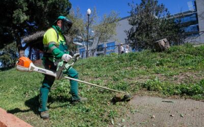 El alcalde firma un Bando para recordar a los propietarios de solares, parcelas y otros terrenos que tienen el deber de realizar labores de desbroce, limpieza y adecentamiento antes del 1 de junio