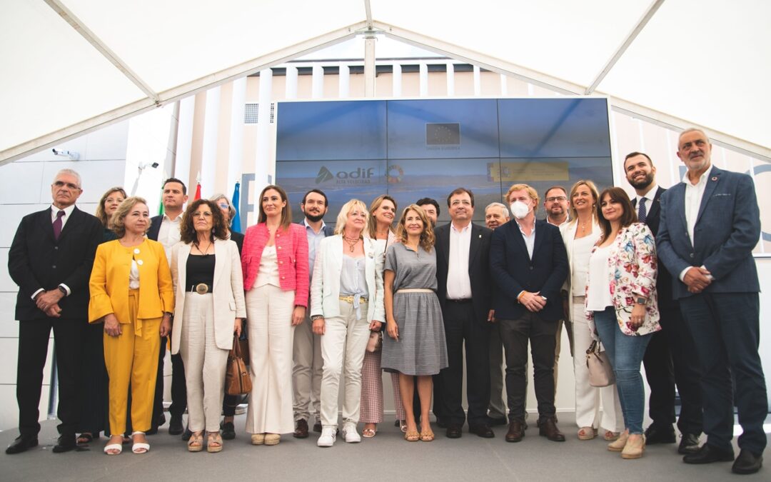 El alcalde, Antonio Rodríguez Osuna, destaca que el nuevo tren de Altas Prestaciones  beneficiará a los universitarios y redundará en beneficio de las visitas al Festival de Mérida