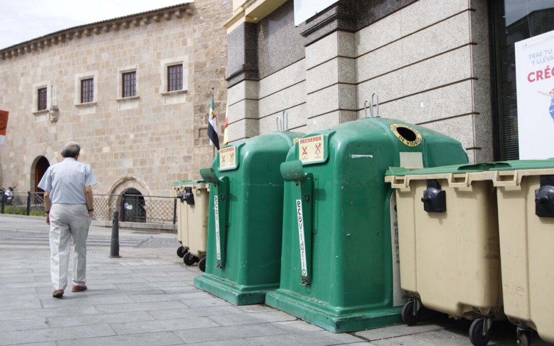 Entra en vigor el horario de verano de recogida de residuos y depósito en los contenedores