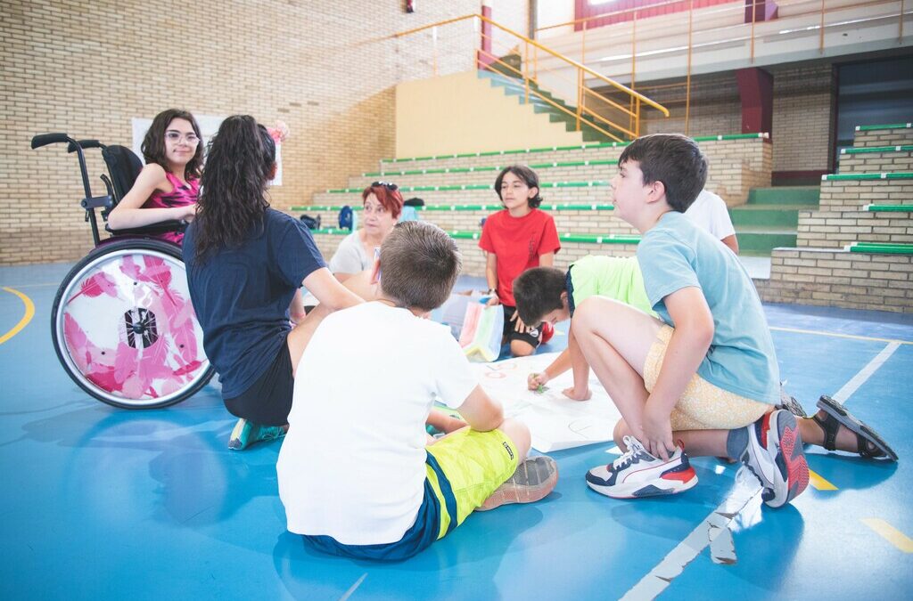 Los niños y niñas de Mérida disfrutan de los Campamentos Urbanos que han arrancado esta semana con todas las plazas cubiertas