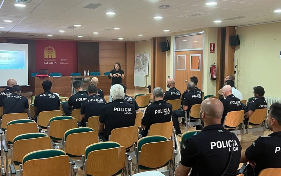 El Servicio de Mediación organiza una jornada formativa con la Policía Local