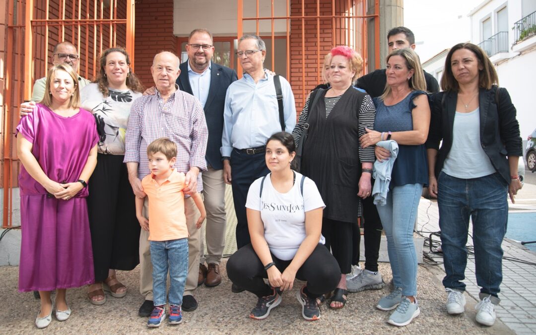 El Alcalde reconoce la labor “incansable” de Valeriano Prida en su trabajo por El Barrio y la ciudad “abanderando muchas de las iniciativas vecinales”