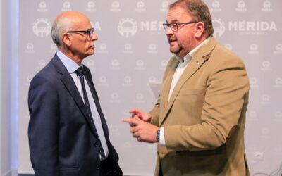 El Ayuntamiento y la Federación Empresarial de Mérida y Comarca colaboran en la jornada sobre el presente y el futuro del empresariado