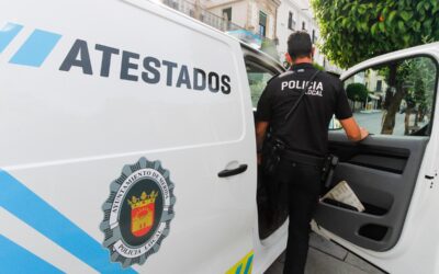 La Policía Local incauta las bebidas alcohólicas que un establecimiento vendía a menores en la Calle Romero Leal