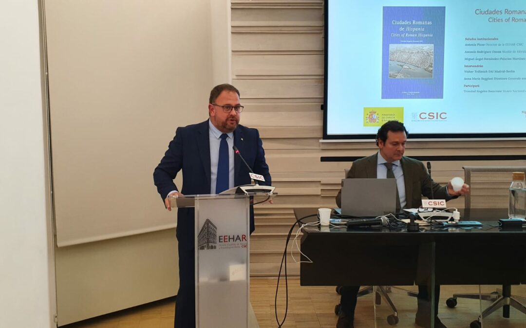 El alcalde presenta en Roma el II volumen de Ciudades Romanas de Hispania, patrocinado por el Ayuntamiento donde la ciudad se alza como uno de los grandes exponentes del mundo romano en España
