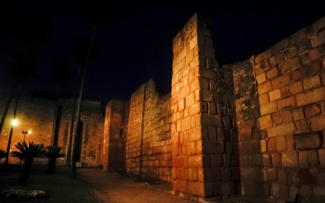 La fachada del Ayuntamiento, la fuente de la Plaza y algunos monumentos se iluminan mañana en color naranja por el Día Mundial de la Salud Mental