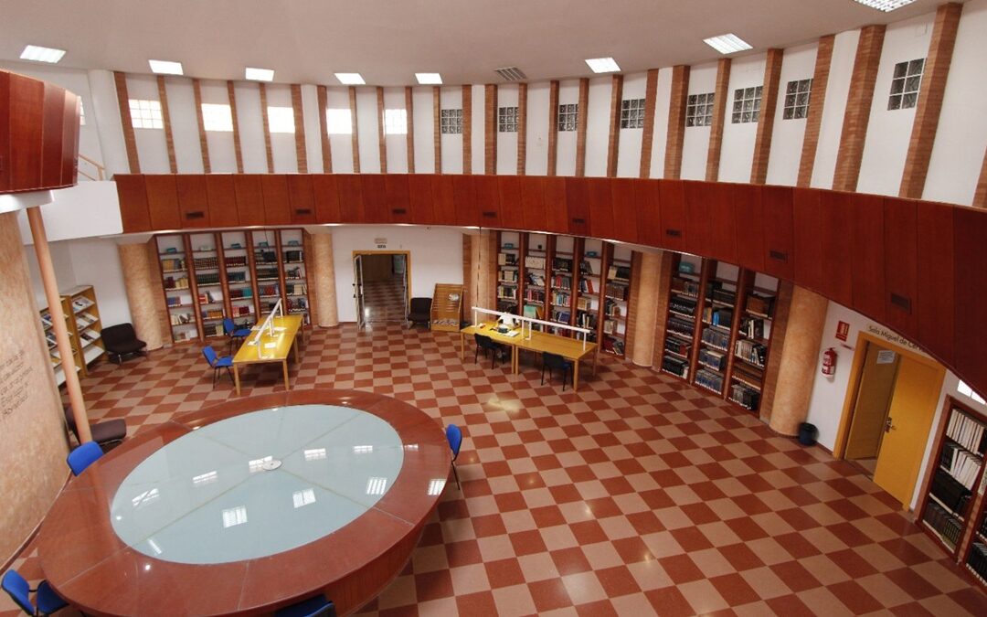 El escritor Carlos Alberto Rodríguez presenta su poemario “Ululares” en la Biblioteca Municipal “Juan Pablo Forner”