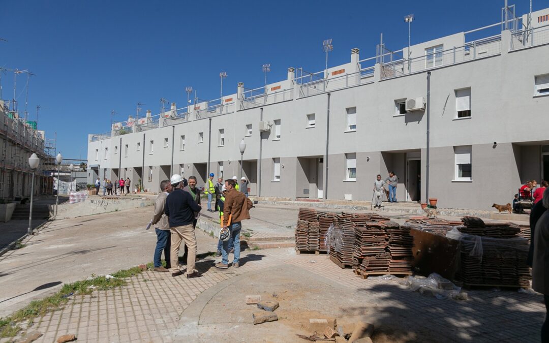 Avanza a buen ritmo la rehabilitación energética de 46 viviendas en la barriada de San Lázaro