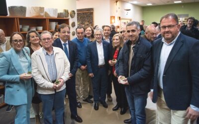 Eco Innova Social, impulsado por Feafes Mérida, produce artesanía sostenible y productos de decoración con el residuo del corcho