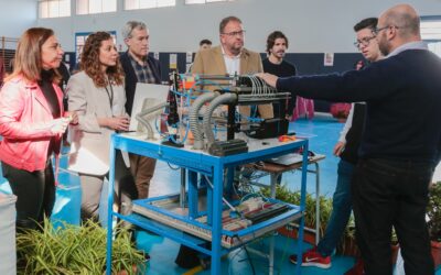 El IES Sáenz de Buruaga celebra su I Feria eMprende que ofrece herramientas de orientación profesional