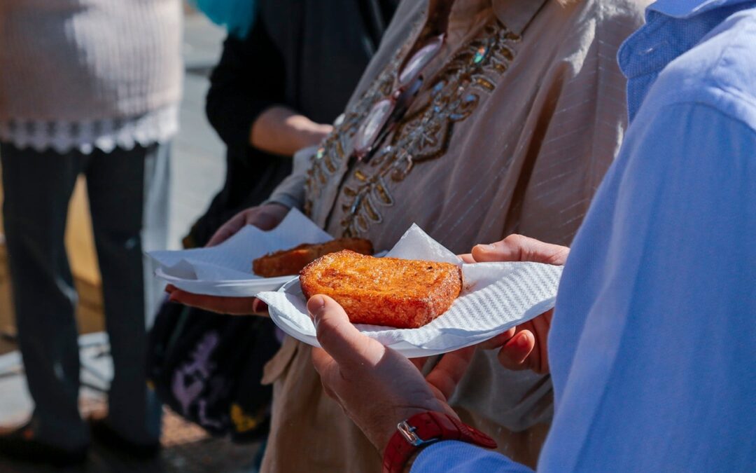 Más de tres mil torrijas se repartirán el Domingo de Ramos en la XI edición de la Torrijada popular en la Plaza de España