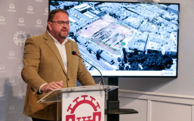 El alcalde, Antonio Rodríguez Osuna, presenta ‘La Ciudad de la Infancia’ que contará en sus más de 11.000 metros cuadrados con área de juegos de agua, zonas deportivas, culturales, espacio parkour, zonas verdes, merendero y el mayor castillo de juegos de España