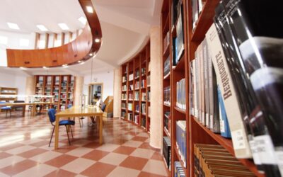 La Biblioteca Municipal celebra el Día Internacional del Libro con encuentros con Julia Navarro y José Luis Gil Soto, teatro de Espronceda y un paseo literario por Mérida