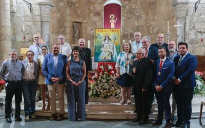 Una composición de Santa Eulalia presidiendo los Caminos Eulalienses hacia el Hornito centra el cartel del Año Jubilar Eulaliense pintado por Nuria Barrera