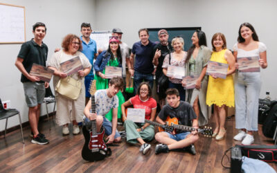 Los cursos de Guitarra de acompañamiento y eléctrica organizados por el ayuntamiento se clausuran hoy con la entrega de diplomas