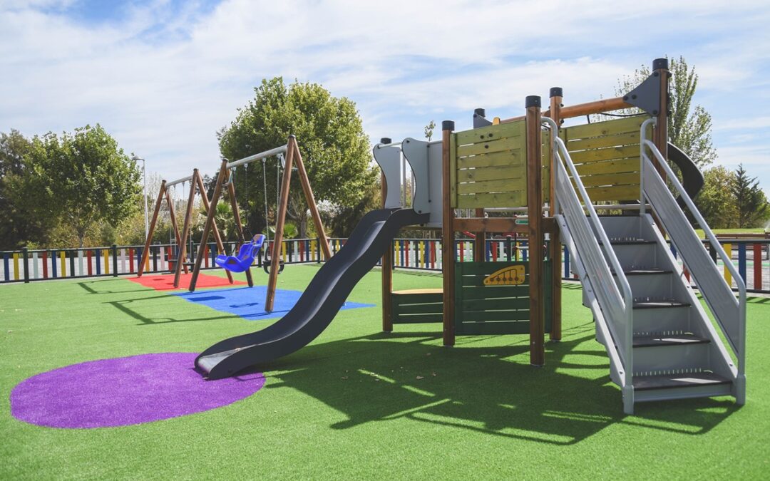El Ayuntamiento finaliza las obras de renovación integral del área de juegos infantiles en el parque de la calle Vasco de Gama
