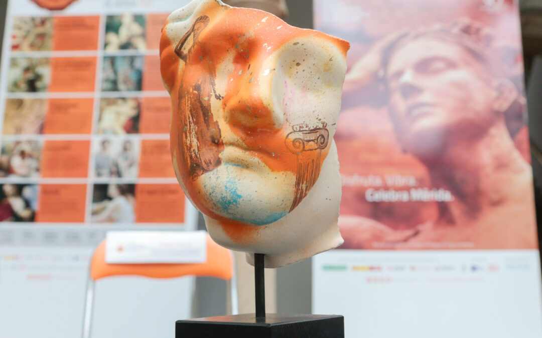 Terracota Mérida homenajea a Margarita Xirgú en la sexta máscara de la colección Ars Fatum para el Festival de Mérida