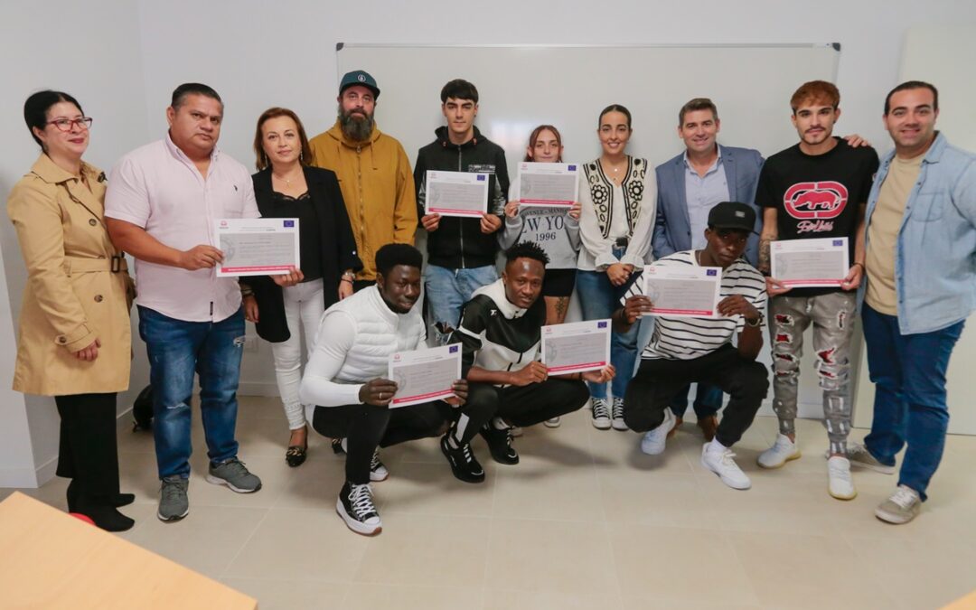 Diez jóvenes finalizan el Proyecto Prelaboral Fab Lab enfocado en el diseño 3D