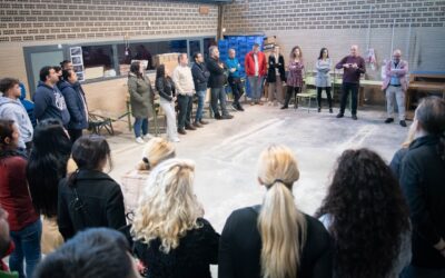 El alumnado de la Escuela Profesional Barraeca III recibe la visita de los delegados municipales de Formación y de Recursos Humanos