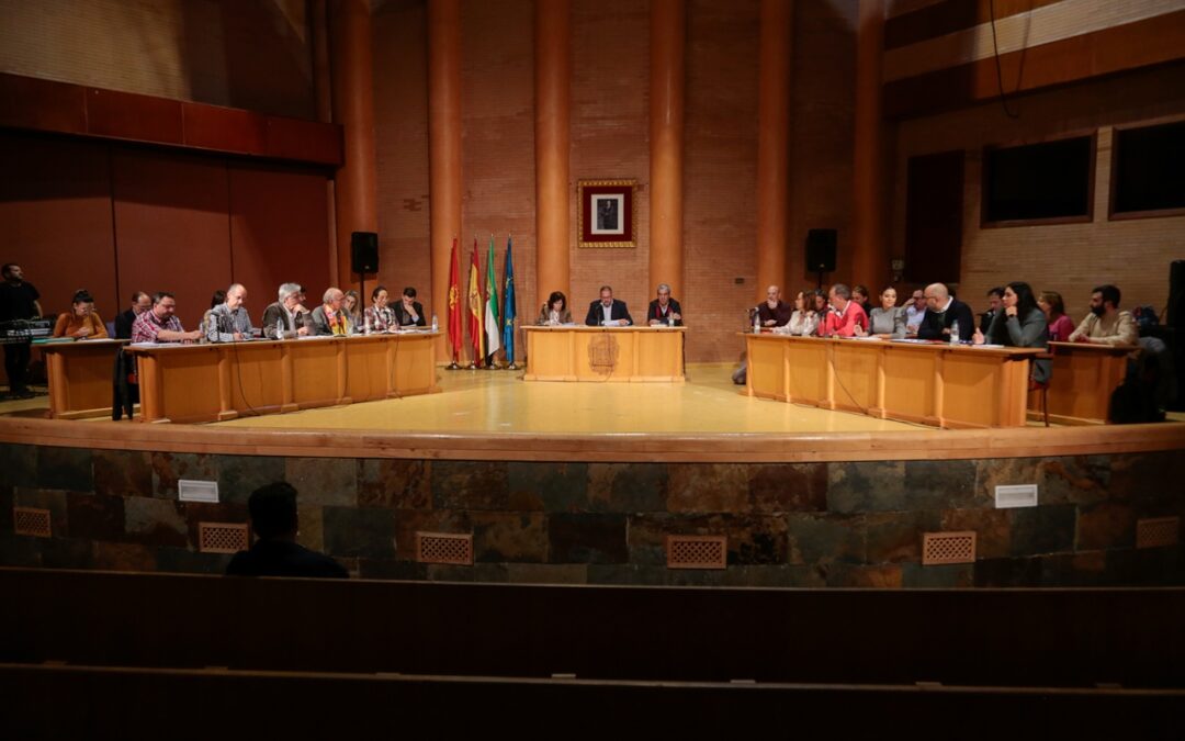 El Pleno Municipal aprueba el inicio de la modificación de la Ordenanza Fiscal del área de autocaravanas, tasas de exámenes, agua y basura, así como una modificación de la Ordenanza de protección contra la contaminación acústica