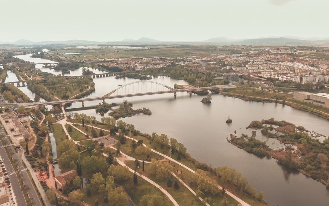 Rodríguez Osuna destaca que el Gobierno de España invertirá más de 90 millones de euros en Mérida tras el anuncio de la mejora de la Autovía A-5 a su paso por la ciudad que supondrá una inversión de 11’5 millones de euros con la creación de nuevas vías y ampliación de carreteras