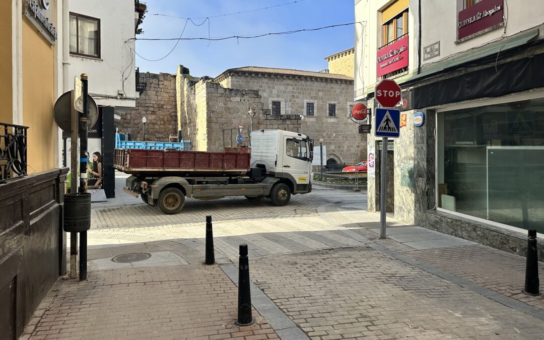 Mañana desde la 13:00 horas quedará abierto al tráfico el cruce entre Romero Leal y Plaza del Rastro que forma parte de la transformación en plataforma única de Graciano y John Lennon