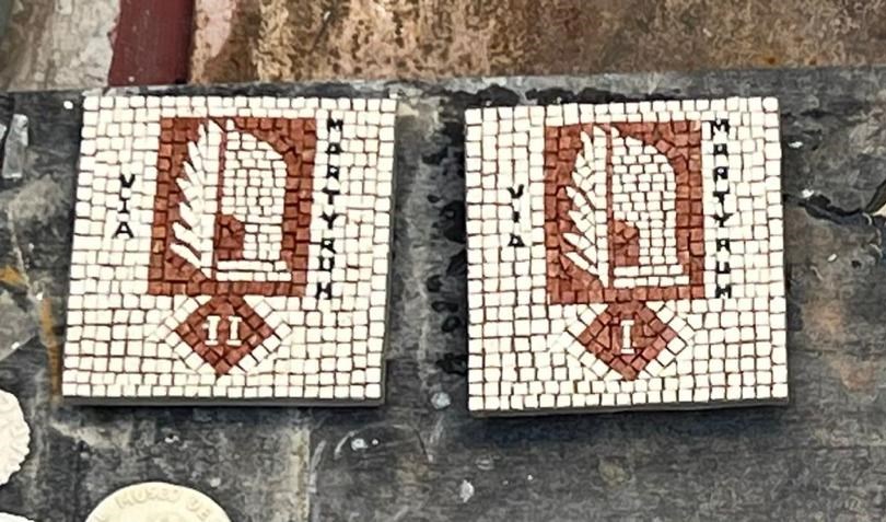 El Ayuntamiento señalizará con mosaicos las paradas del Via Martyrum desde el Puente Romano hasta la Basílica de Santa Eulalia