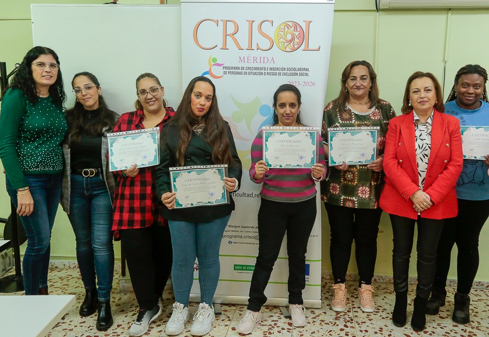 El programa Crisol ha finalizado el curso de camarero/a de piso en el que han participado 11 personas