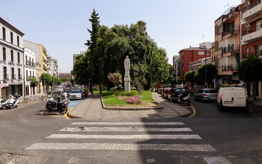 Adjudicada la obra de pavimentación para plataforma única en la Rambla y la Puerta de la Villa, calle Suárez Somonte, Hernán Cortés, Moreno Nieto y Parejo