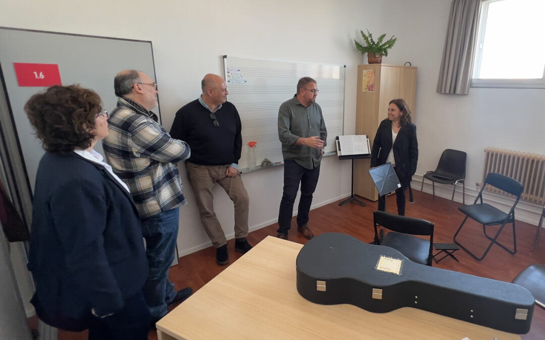 El alcalde visita las mejoras llevadas a cabo por el ayuntamiento en el Conservatorio de Música donde el Gobierno local ha invertido 150.000 euros en renovación de infraestructuras en los últimos años
