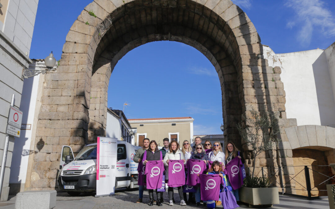 La empresa concesionaria del servicio del agua en Mérida, Aqualia, se suma a la campaña de reivindicación y conmemoración del 8M