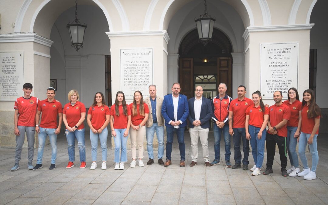 El Alcalde felicita al Club Iuxtanam por su “año maravilloso” que culminará con dos palistas en los Juegos Olímpicos