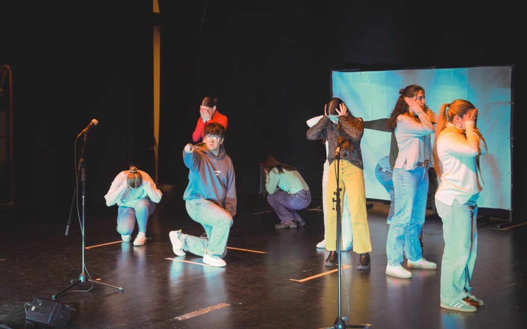 El alumnado de Primaria y Secundaria reivindican la Igualdad entre mujeres y hombres en la muestra audiovisual “Cambia el rollo” donde se ha galardonado a seis centros