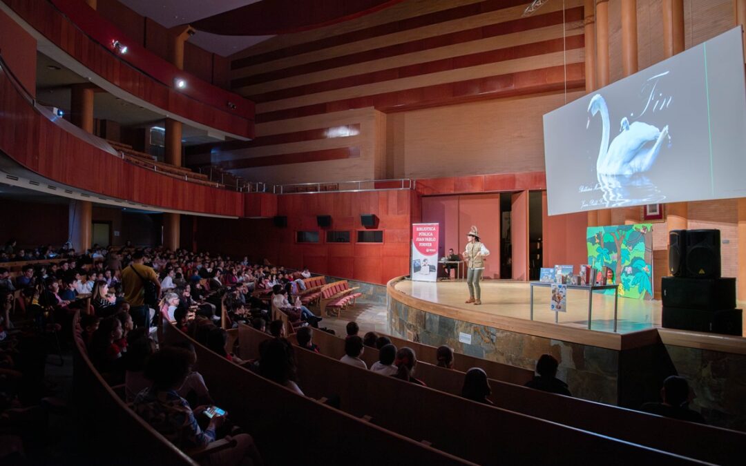 Homenaje a Andersen en el Día Internacional del Libro Infantil con trescientos escolares de Primaria