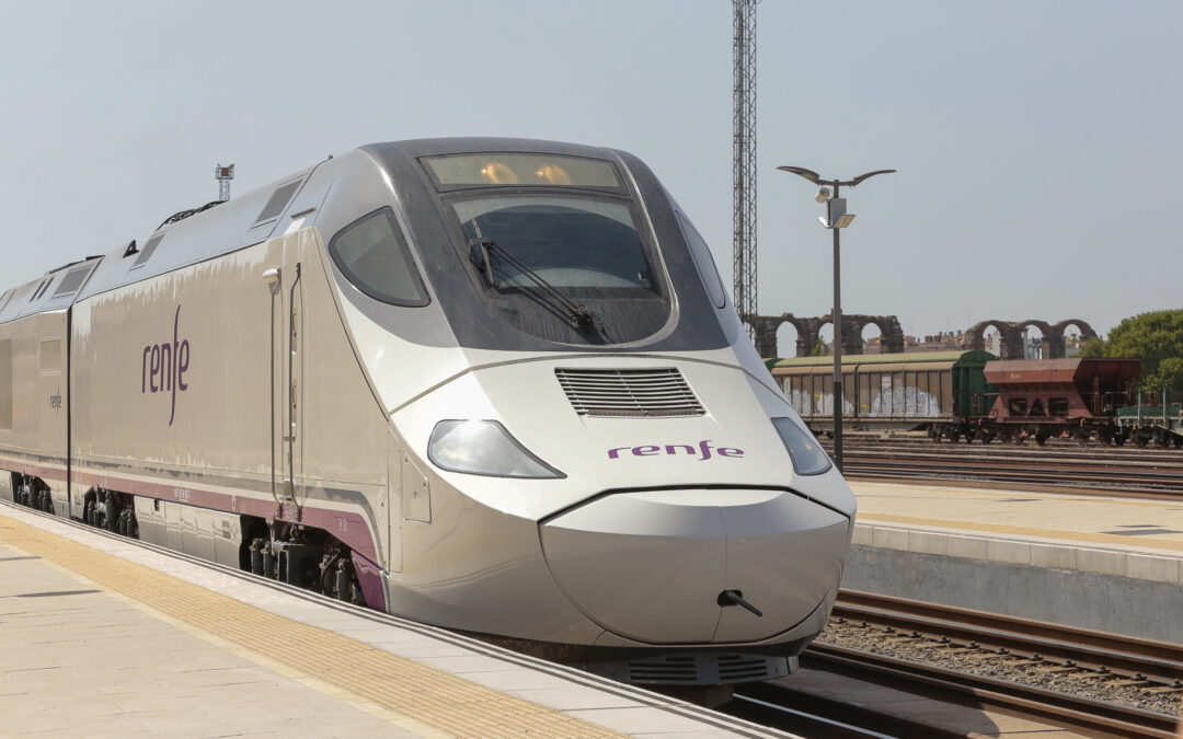 El alcalde considera una “magnífica noticia la electrificación del tramo ferroviario entre Mérida y Puertollano que supondrá una inversión de 439 millones de euros”