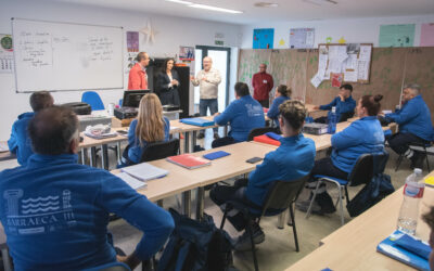 Los alumnos y alumnas de la Escuela Profesional Barraeca III han asistido al taller “¿Cómo ahorrar en la factura de la luz?” del programa formativo Hémera