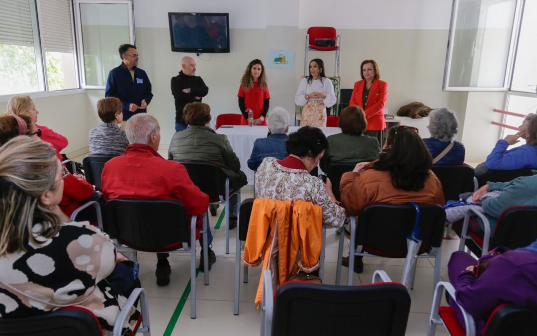 Los centros de mayores participan en el proyecto ‘Aprendiendo y transmitiendo patrimonio e historia con la experiencia de tu vida’ impartido por la Escuela Profesional Barraeca III