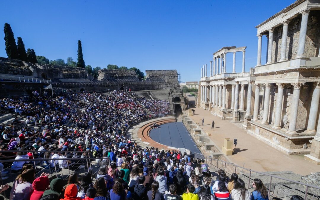 Más de 12.000 estudiantes y 500 profesores de 170 centros educativos del país tienen esta semana la tradicional cita con el XXVI Festival Juvenil Europeo de Teatro Grecolatino