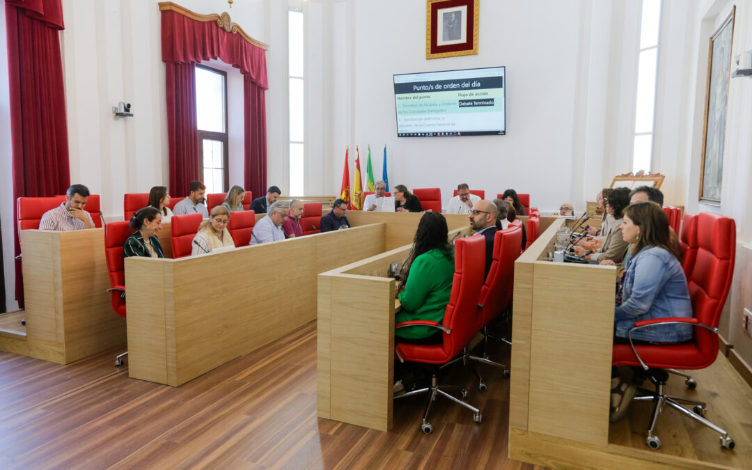 El Gobierno local aprueba en Pleno 65 proyectos y mejoras con cargo a remanente, la mayoría destinados a las barriadas de Mérida, por un valor de 20 millones de euros