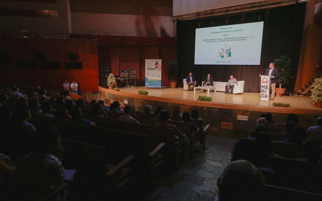Rodríguez Osuna recuerda que el 20% de las cooperativas de trabajo de Extremadura se encuentran en Mérida para dinamizar la economía y generar empleo