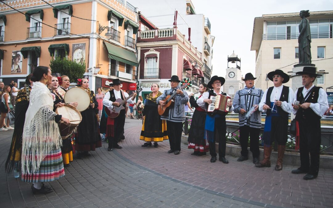 El Festival Folklórico de los Pueblos del Mundo unirá músicas y bailes americanos, africanos y extremeños en el Acueducto de Los Milagros