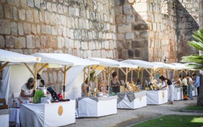 El mercado artesano “A mano sin prisas” abre todo el fin de semana en el Parque de las Méridas del Mundo