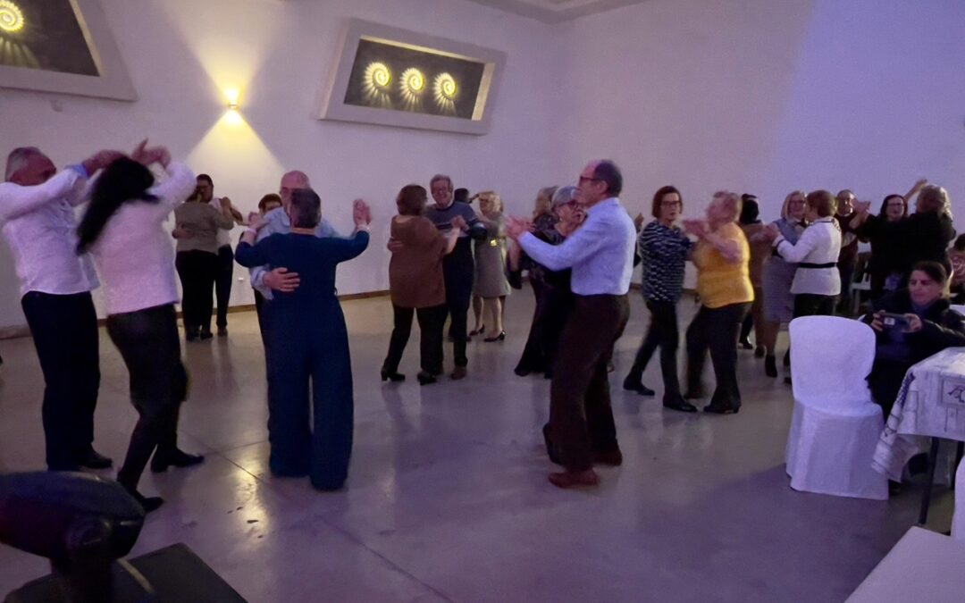 Los bailes para mayores se retoman esta sábado, 20 de septiembre, en el Museo Abierto con música en directo a cargo de Inés Alhaja
