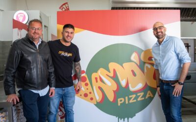 El alcalde felicita a los propietarios de la empresa ‘El Templo de los Arroces’ con sede en Mérida que dan trabajo a más de 100 personas en sus diferentes establecimientos de hostelería, servicios de catering y comida a domicilio por toda Extremadura